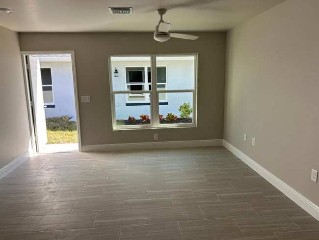 Photo - 2944 Evans Ave