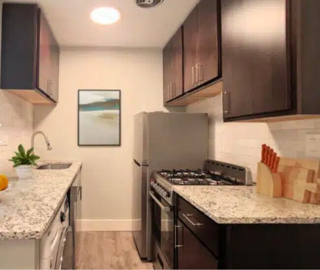 Photo - 514 W Barry Ave