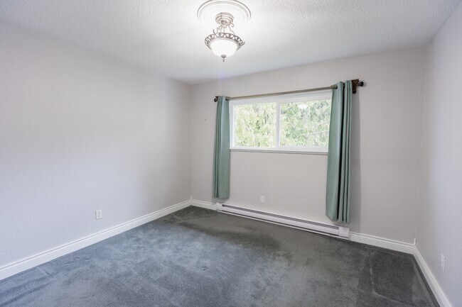 Photo - 322 Village Way