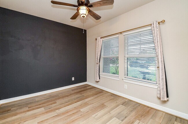 21303 Adela Pt