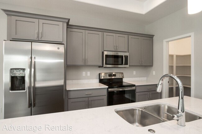 Photo - 5 br, 3 bath House - 175 Charles Drive
