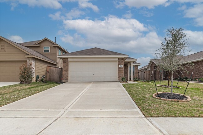 Photo - 17746 Pemswood Dr