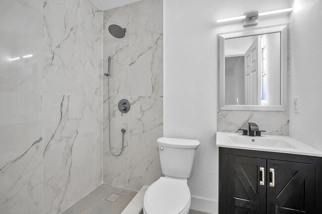 Photo - 719 SW 10th St