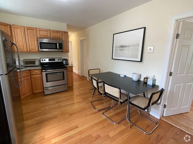 Building Photo - 6 Nashua St Unit 2 Rental