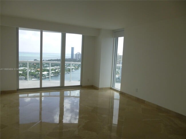 Photo - 21050 Point Pl Unit 2906