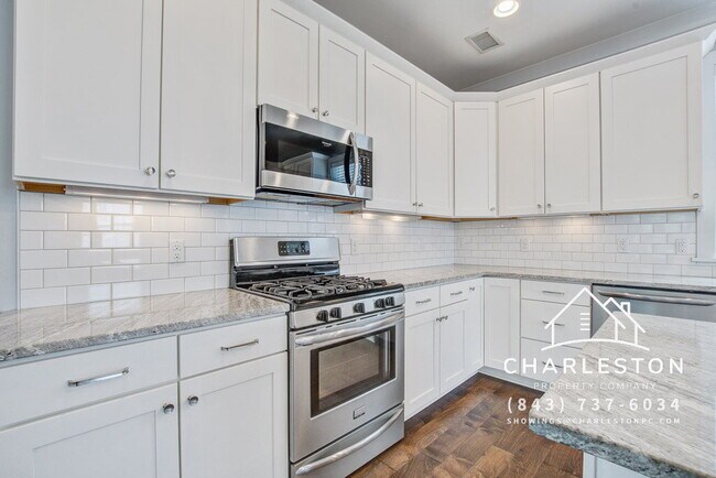 Photo - 860 W Madison Ave