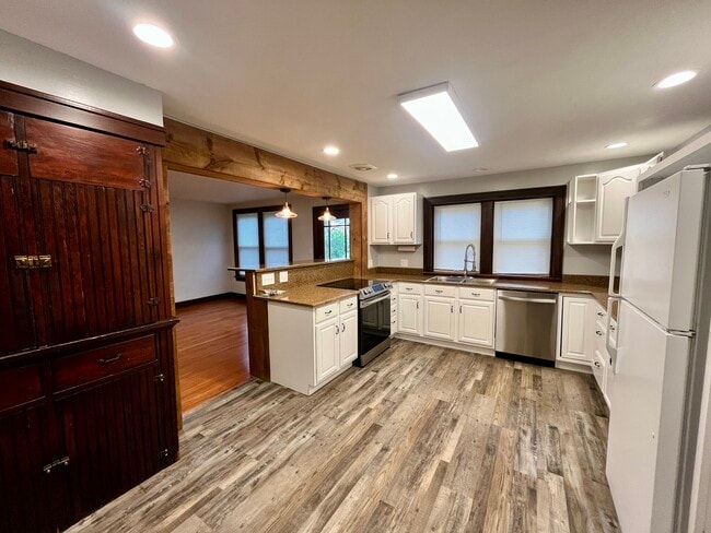 Photo - 41W655 Main Street Rd