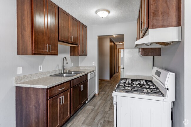 2BR, 1BA - 945SF - Kitchen - Twin Lakes Apartments
