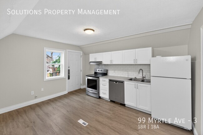 Photo - ***Modern 1 Bed/1 Bath Top Floor Unit** Unité 3