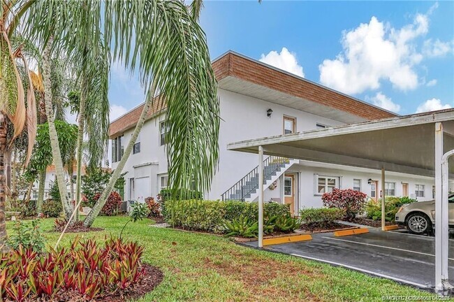 Building Photo - 2950 SE Ocean Blvd Unit 7-4 Rental