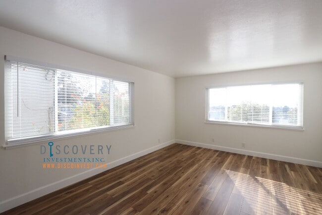 Photo - 1130 Wellington St Unit #1