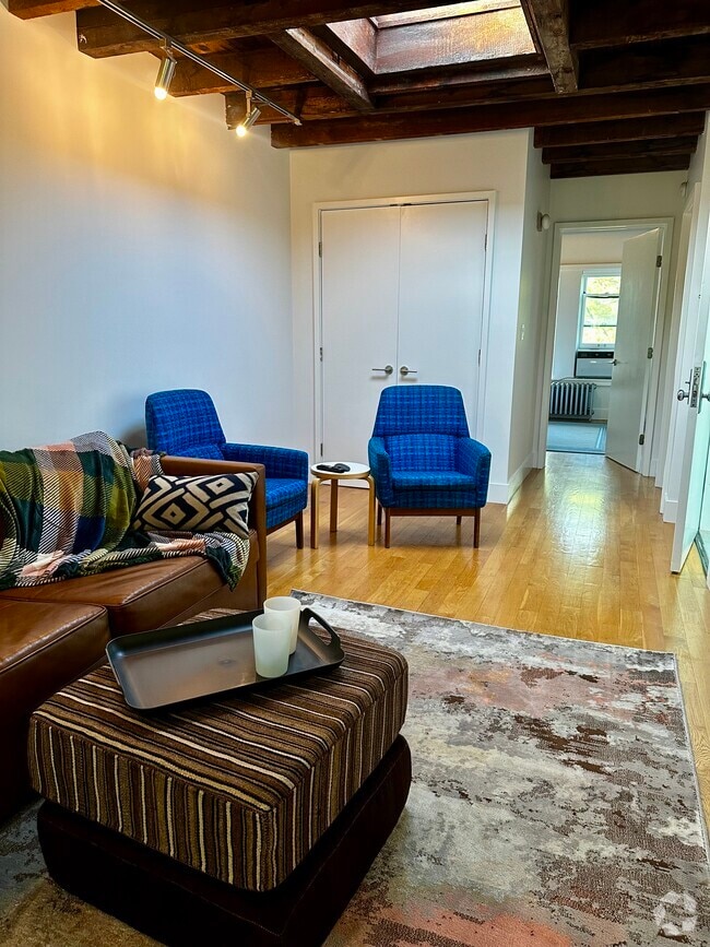 Building Photo - 682 President St Unit Top Fl Furnishd Summer Rental