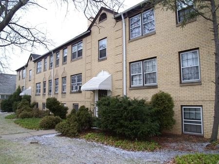 Photo - Lakeshore Apartments