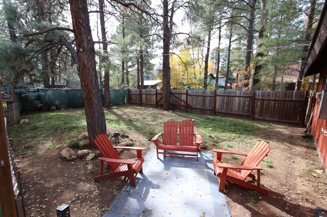 Building Photo - Cute Mountainaire home