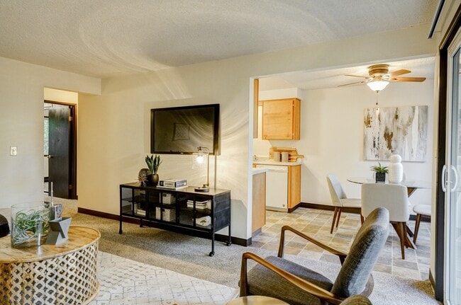 Photo - Cedar Crest Apartments