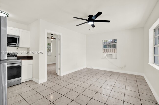 Photo - 105 NW 7th St