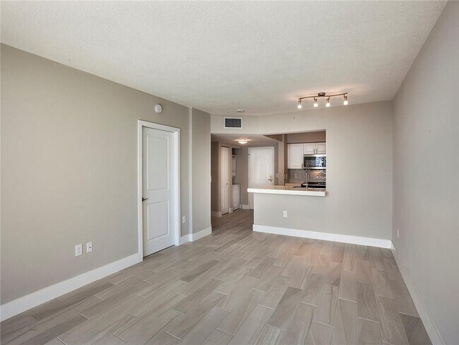 1040 Seminole Dr Unit 1406