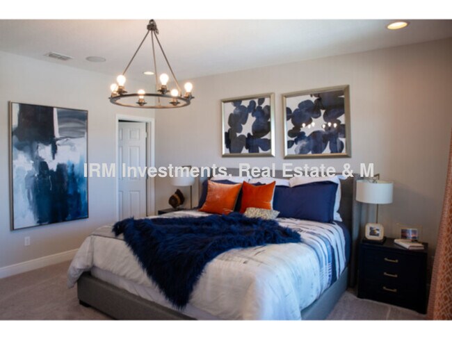 Photo - 3 bed 2.5 bath townhome 2 car garage