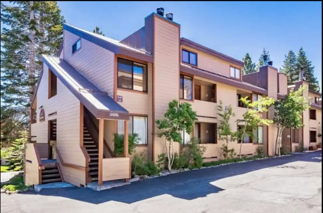 Building Photo - Stylish 2-Bed + Loft Mountain Condo in San...