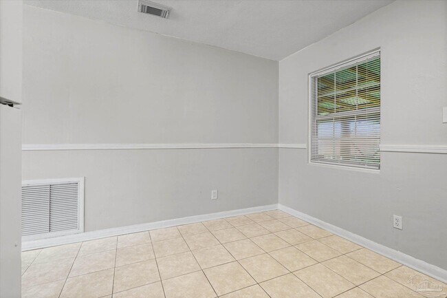 Photo - 835 S Madison Dr