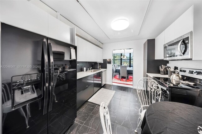 Photo - 800 Parkview Dr Unit 230