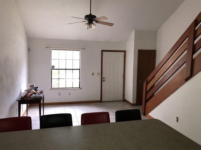 Photo - 1182 High Rd