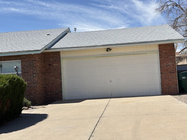 Building Photo - 755 Amethyst Dr NE Rental