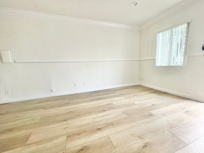 Photo - Whitsett 6023