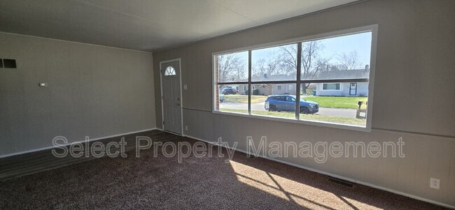 Photo - 536 Royalton Dr