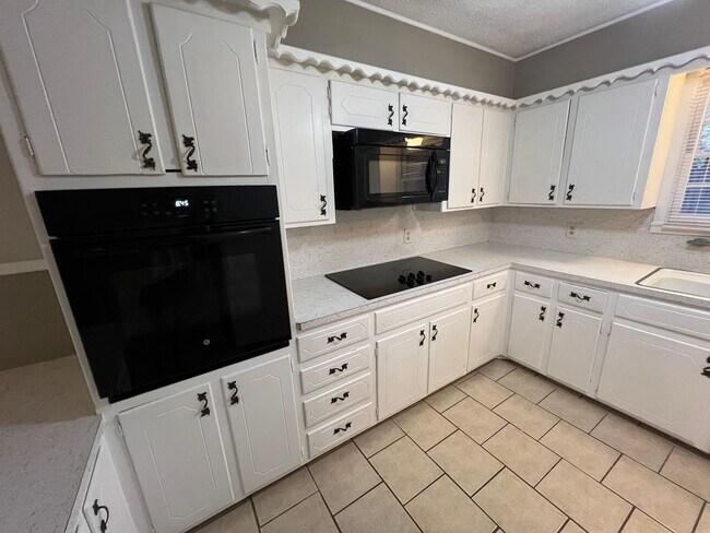Photo - Wonderful home near 4th st and loop