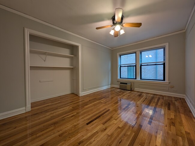 Photo - 832 W Wolfram St Unit 837-306