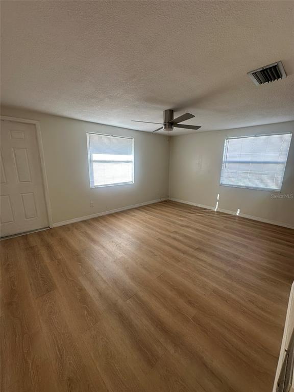 Photo - 5011 21st St W