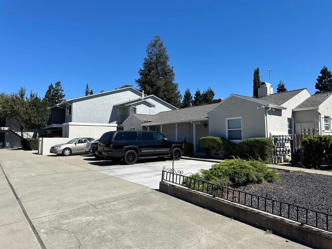 Building Photo - 3612 Jamison Way Unit 5