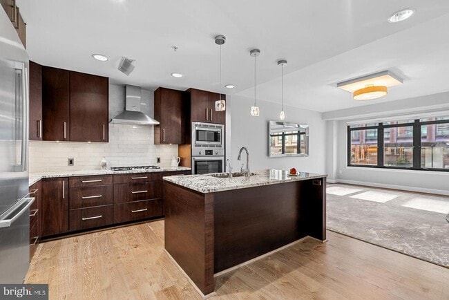 Photo - 7171 Woodmont Ave Unidad 206