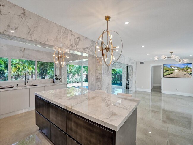 Photo - 2421 NE 7th Pl