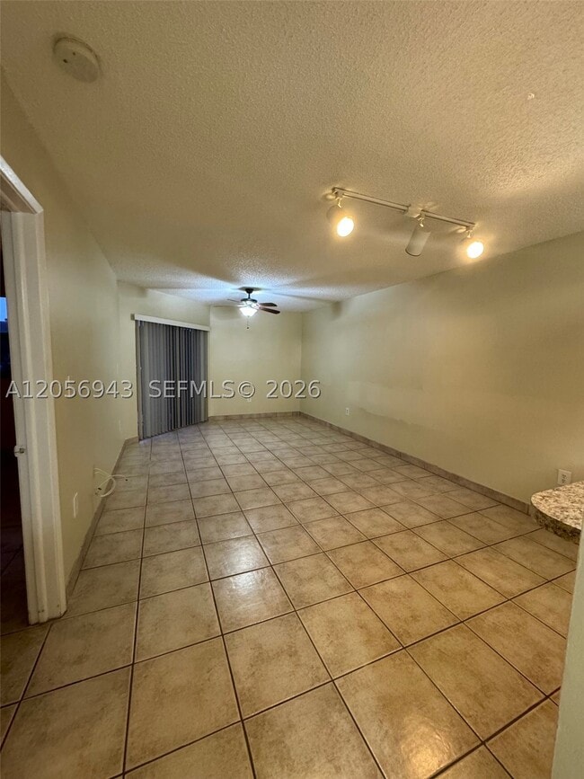 Building Photo - 9945 Nob Hill Ct Unit 9945