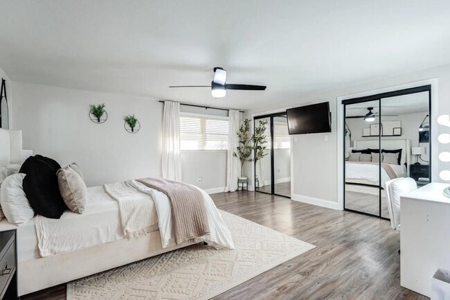 Photo - 2407 46th St