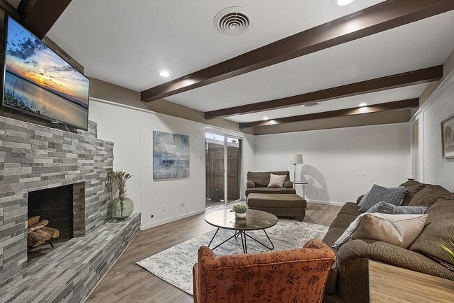 Photo - 2121 Canton Dr