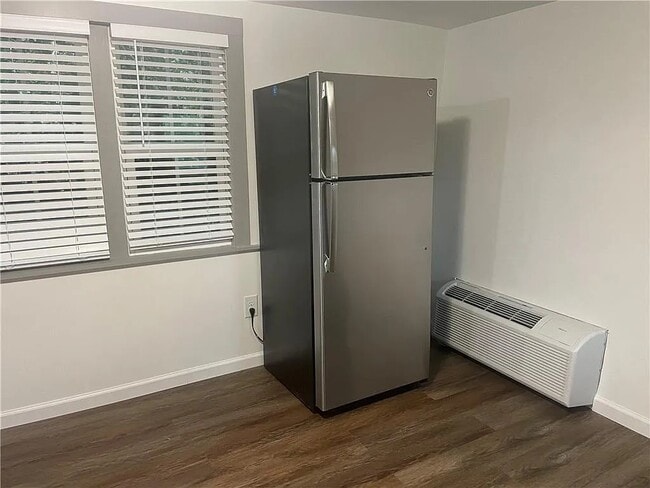 Photo - 5834 Bentley Rd