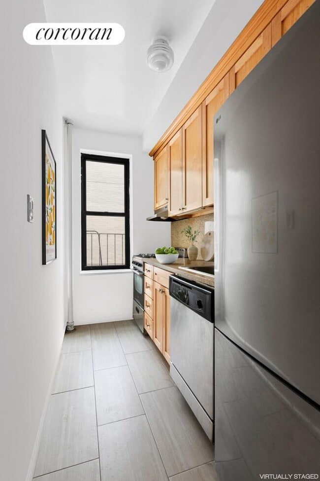 Photo - 222 E 35th St