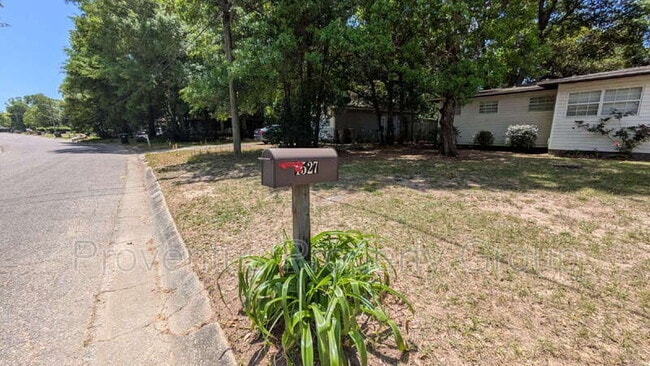 Photo - 4527 Versailles Dr