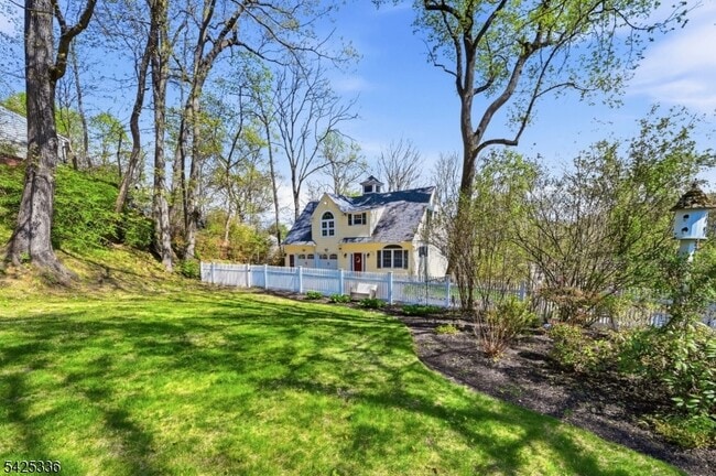 Photo - 1 Conklin Ave