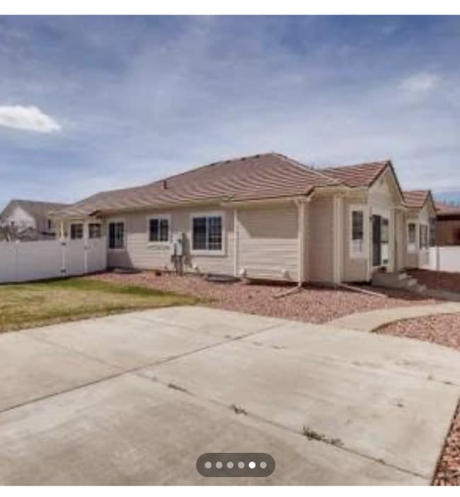 Photo - 5335 Malta St