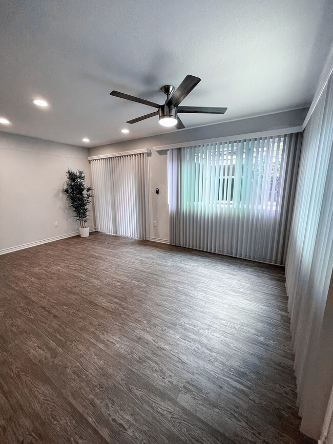 Photo - Stonehill Apartment Complex