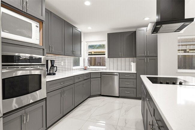 Photo - 22406 Fincastle Dr