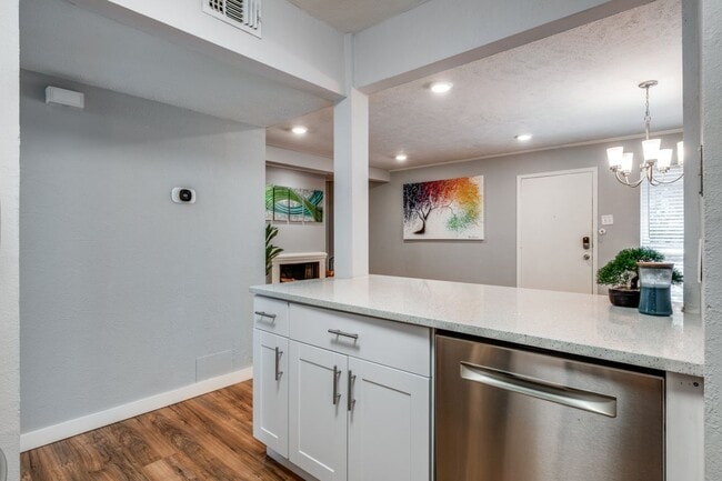 Photo - 4317 Hartford St Unit 214