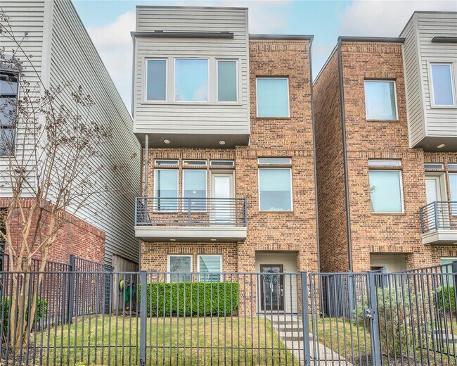 Photo - 1907 Houston Ave