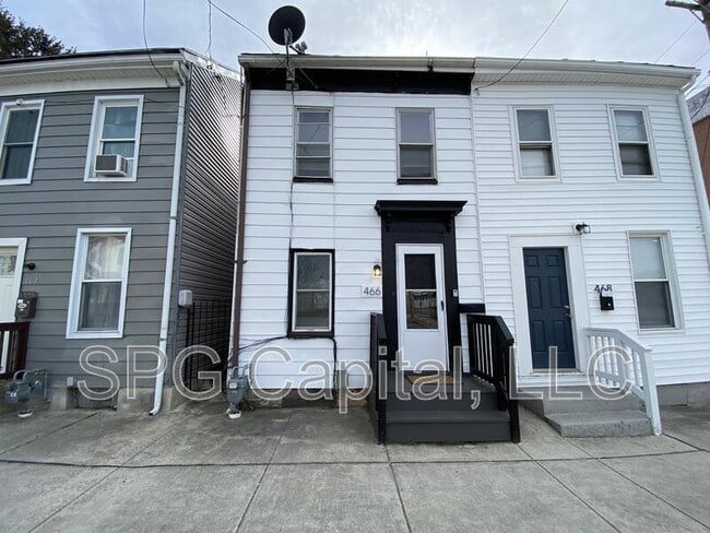 Building Photo - 466 W College Ave