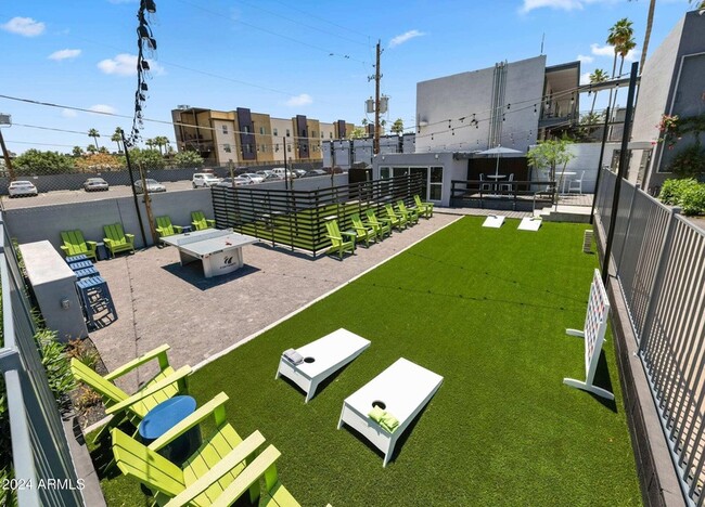 Building Photo - 1601 W Camelback Rd Unit E10AE