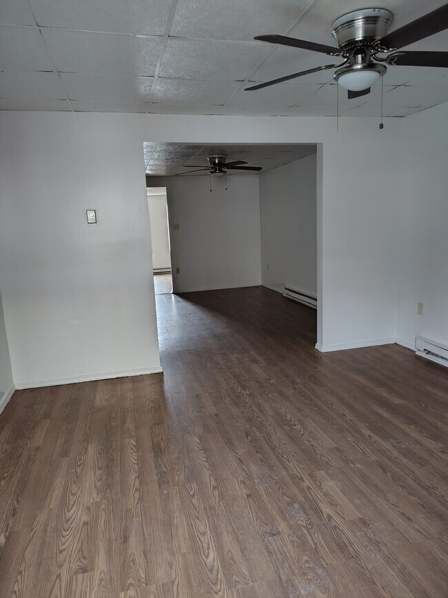 Photo - 416 W Poplar St